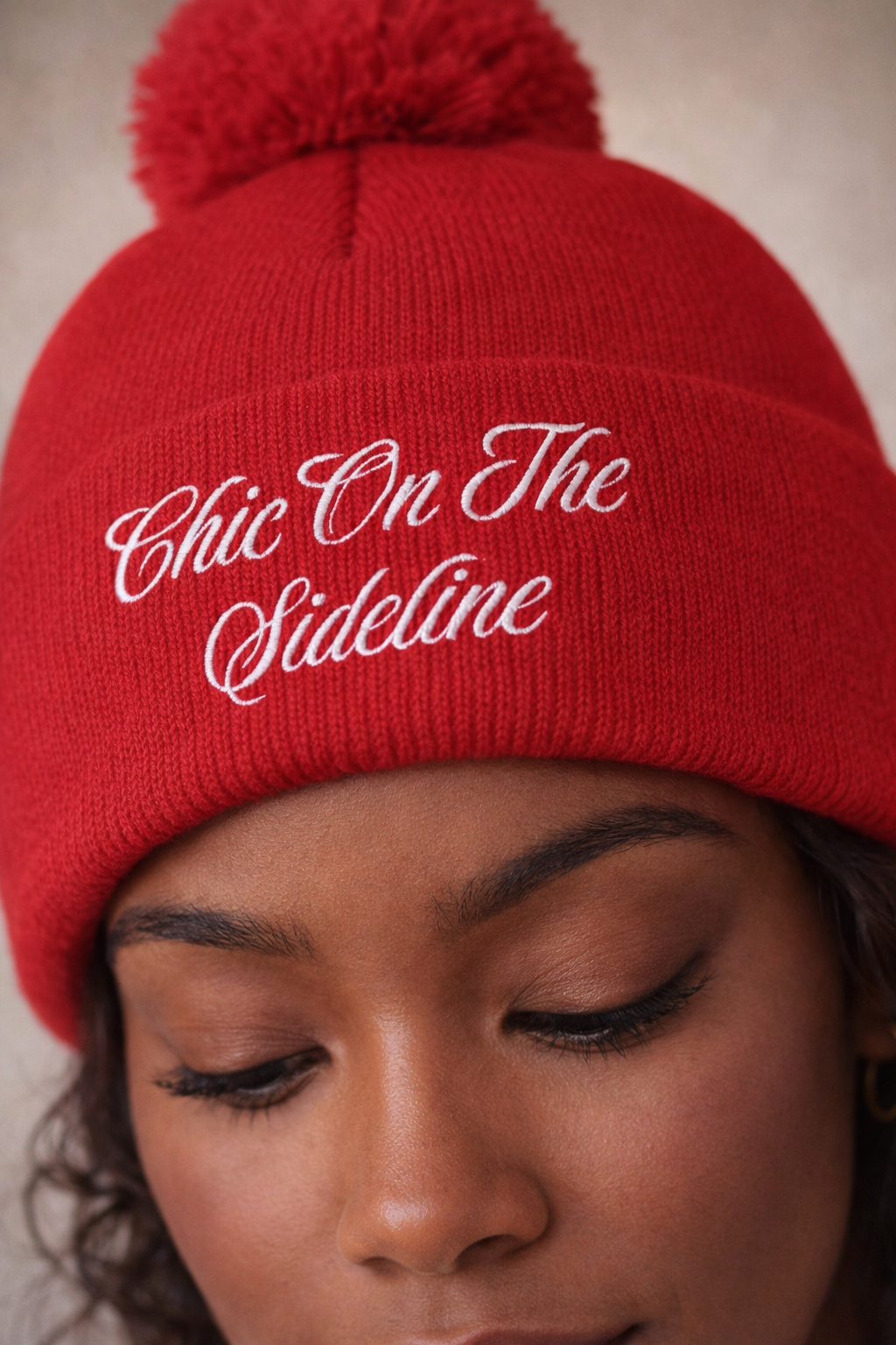 Chic On The Sideline Pom Beanie – close-up detail